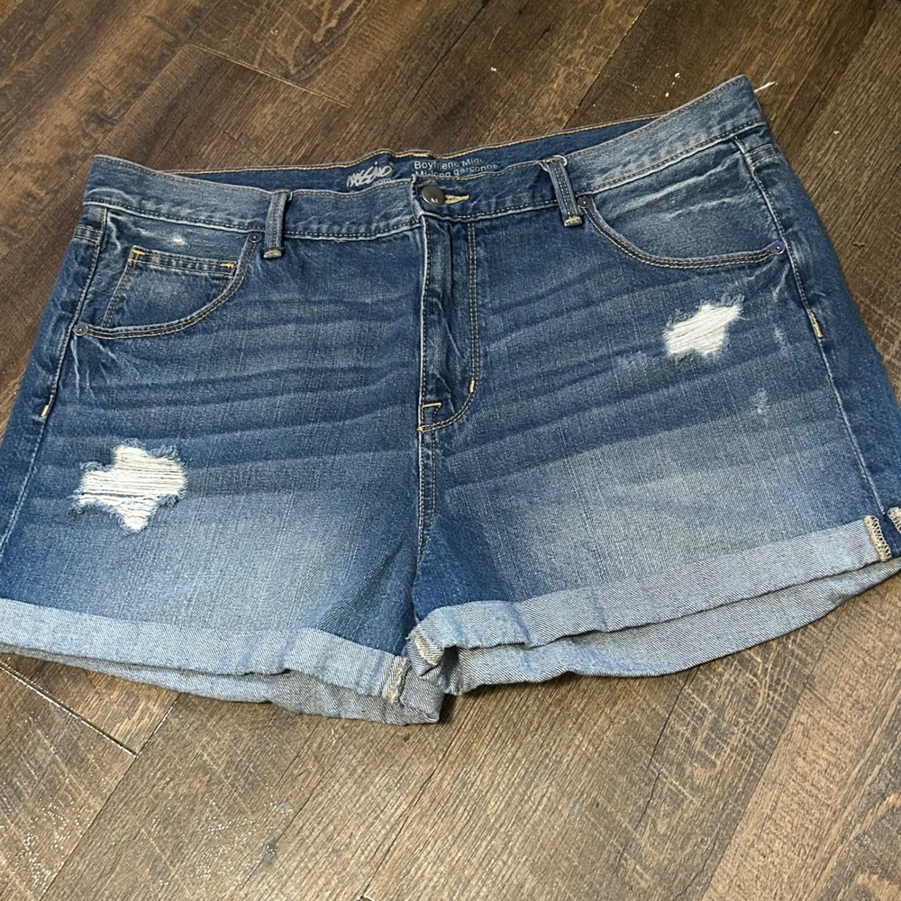 Mossimo Supply Co Womens Boyfriend Midi Denim Shorts Blue Distressed Size 14/32